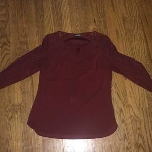 Quarter sleeve dress shirt